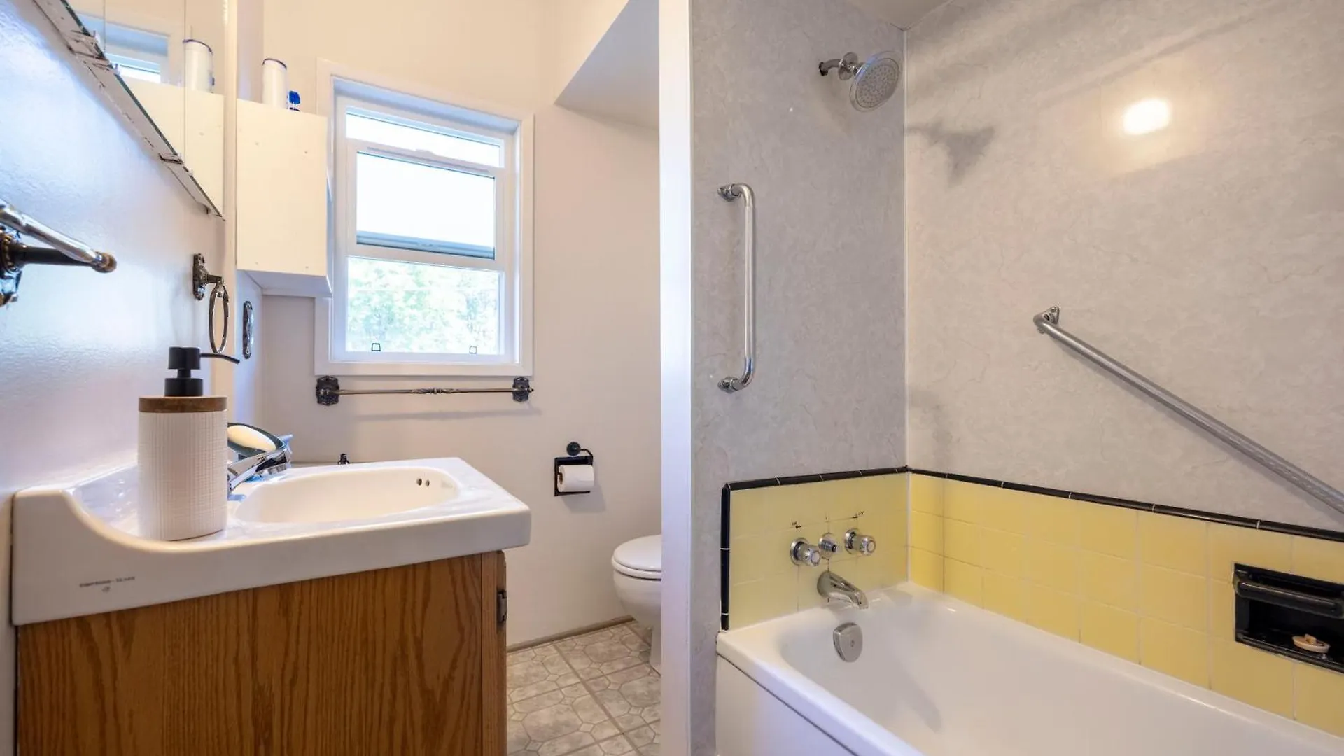 Holiday home Scenic And Radiant Haven In The Heart Of Vancouver