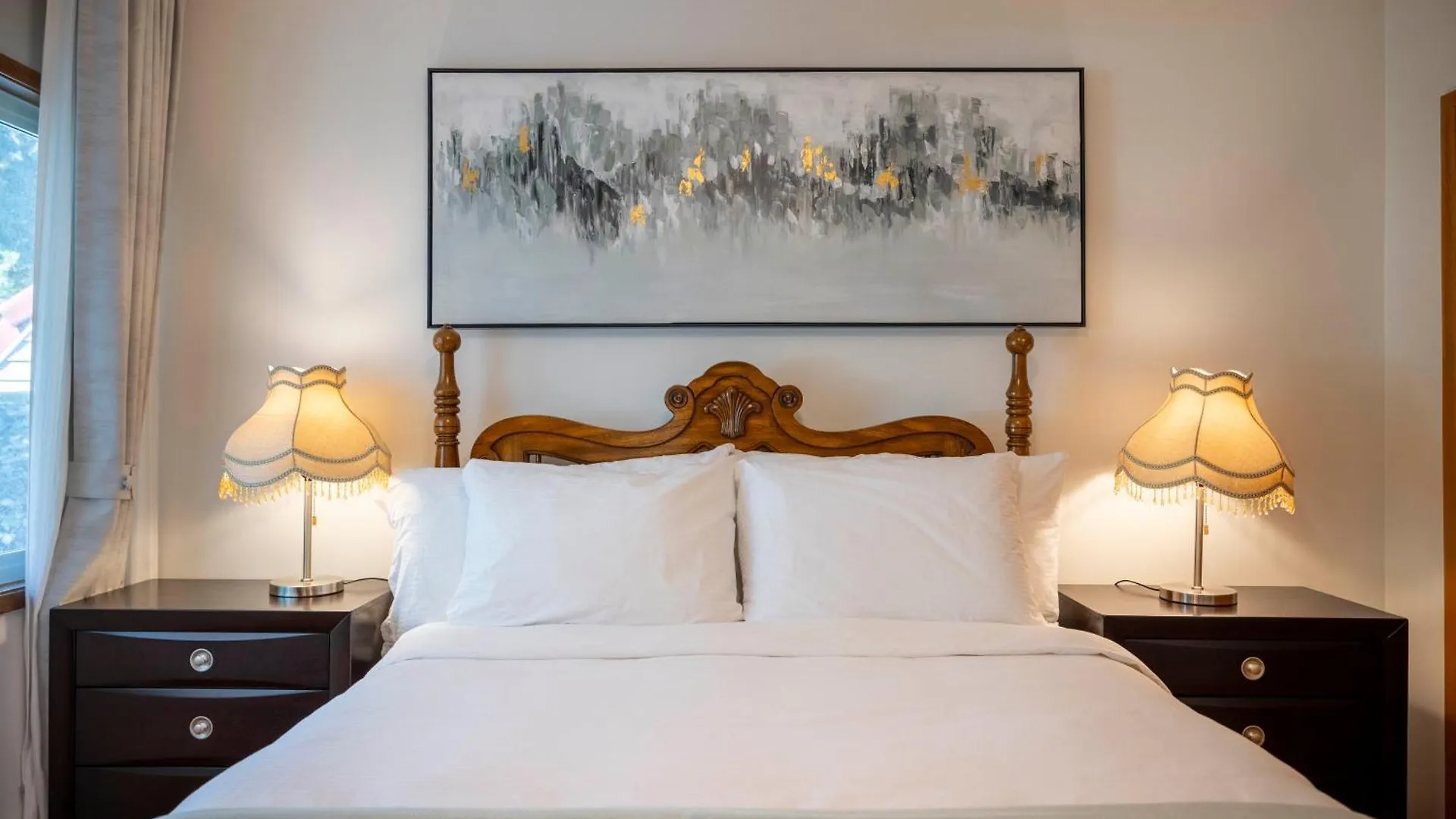 Scenic And Radiant Haven In The Heart Of Vancouver
